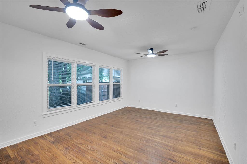 105 South 3rd Street, Midlothian, TX 76065