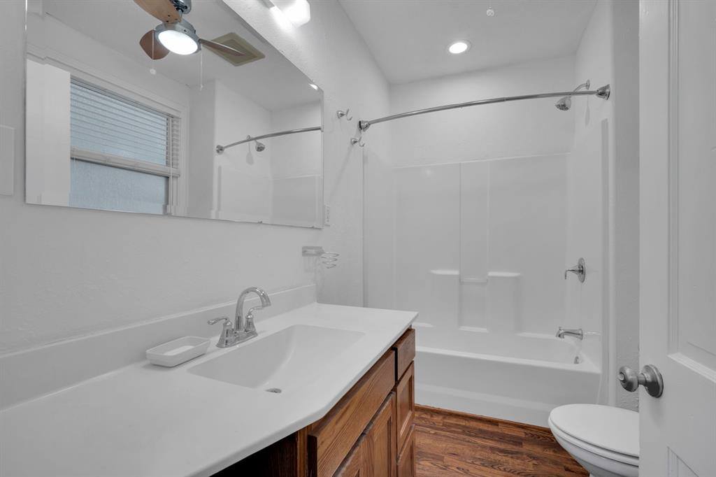 105 South 3rd Street, Midlothian, TX 76065