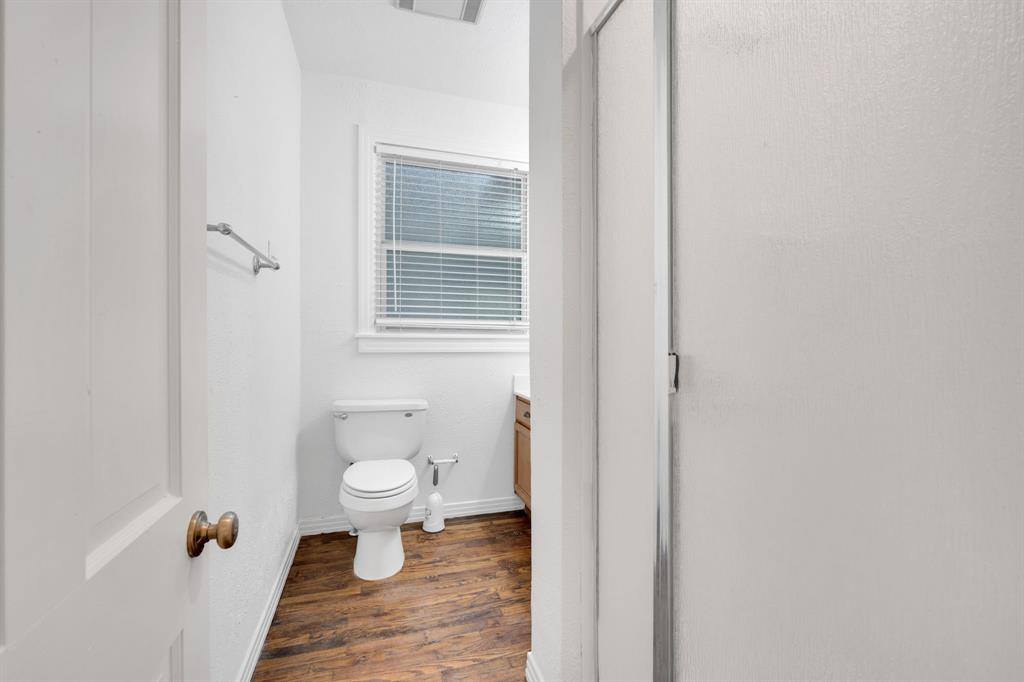 105 South 3rd Street, Midlothian, TX 76065