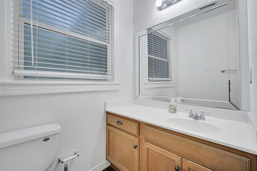 105 South 3rd Street, Midlothian, TX 76065