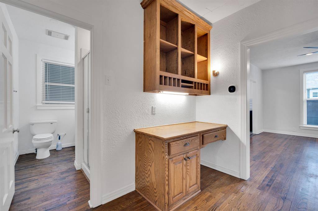 105 South 3rd Street, Midlothian, TX 76065