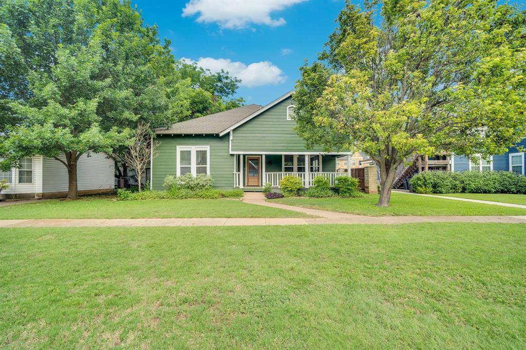105 South 3rd Street, Midlothian, TX 76065