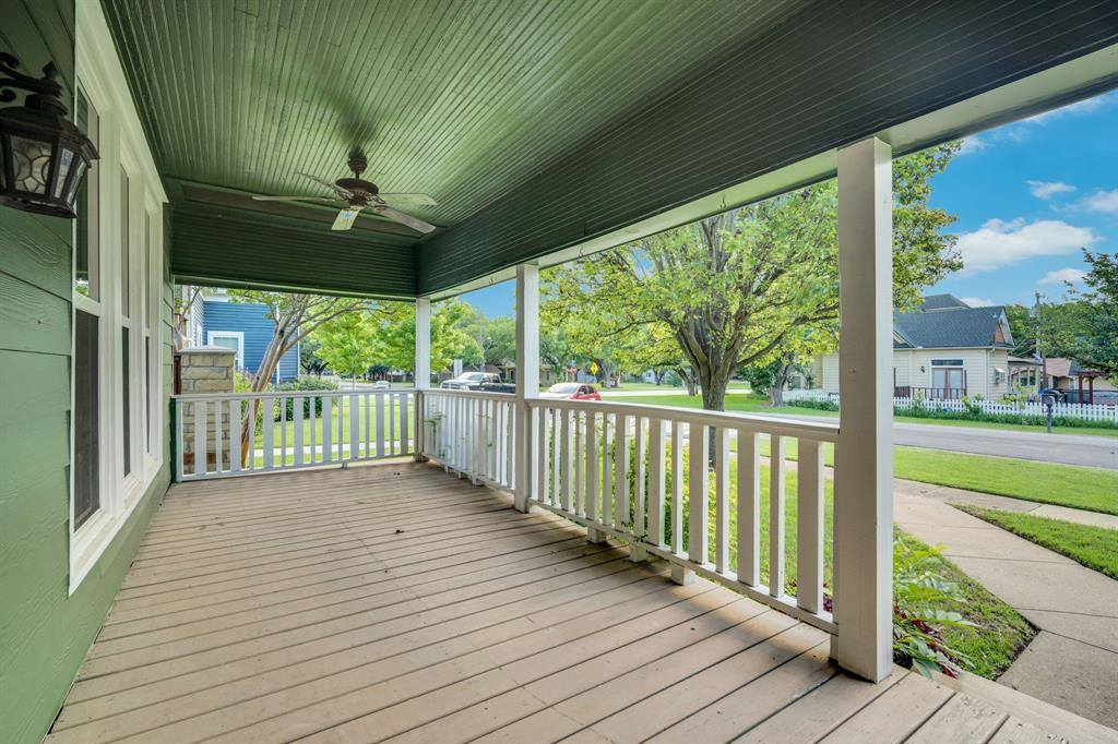 105 South 3rd Street, Midlothian, TX 76065