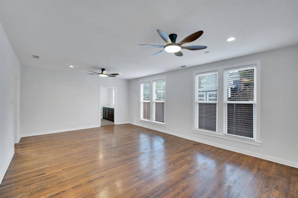 105 South 3rd Street, Midlothian, TX 76065