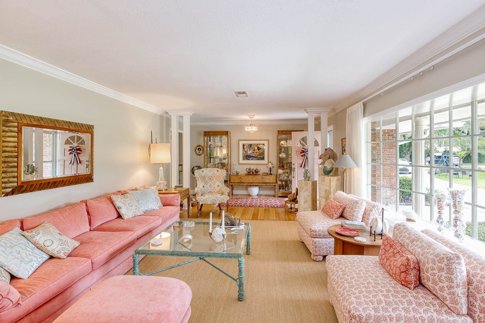900 North Citrus Avenue, Howey In The Hills, FL 34737