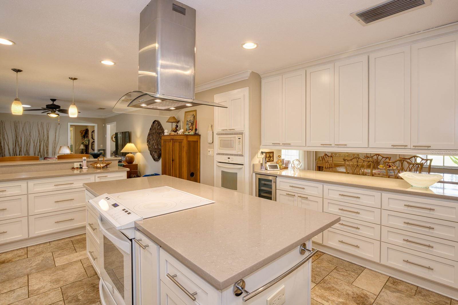 900 North Citrus Avenue, Howey In The Hills, FL 34737