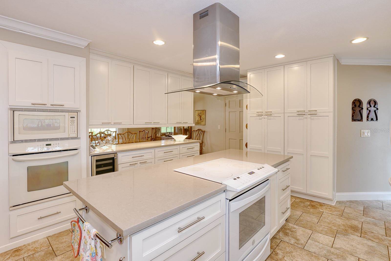 900 North Citrus Avenue, Howey In The Hills, FL 34737