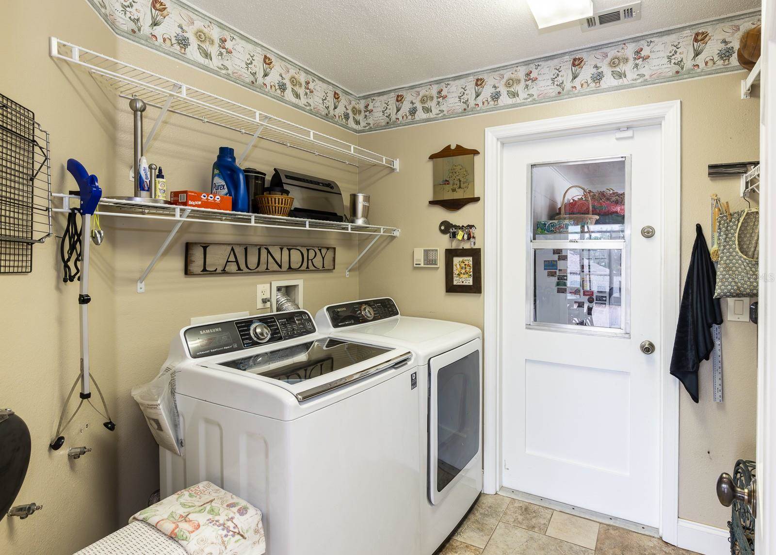 900 North Citrus Avenue, Howey In The Hills, FL 34737