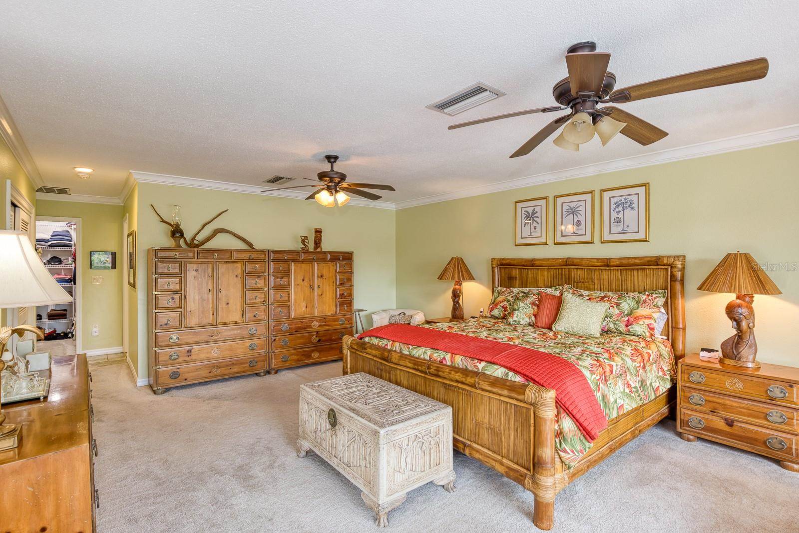 900 North Citrus Avenue, Howey In The Hills, FL 34737