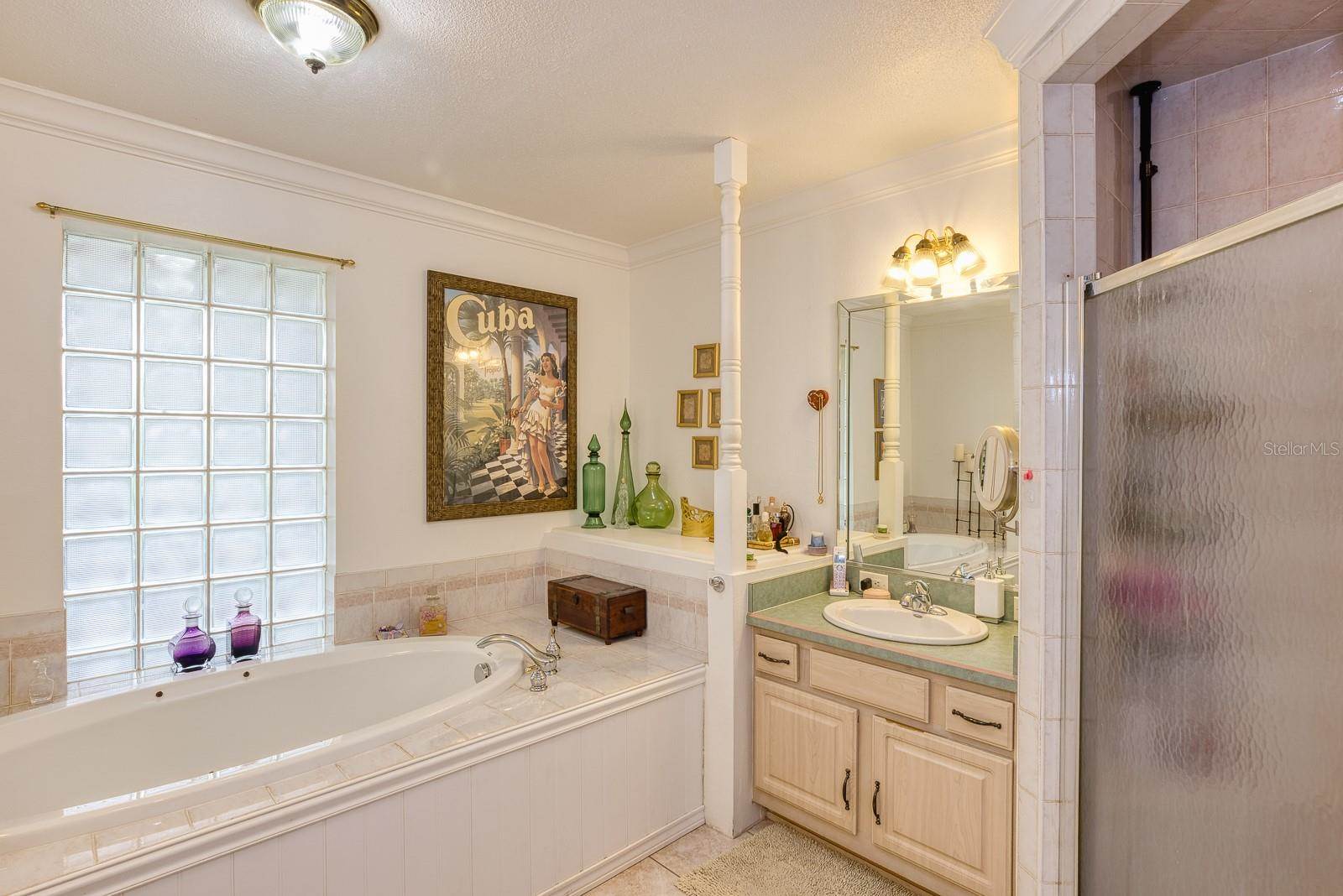 900 North Citrus Avenue, Howey In The Hills, FL 34737