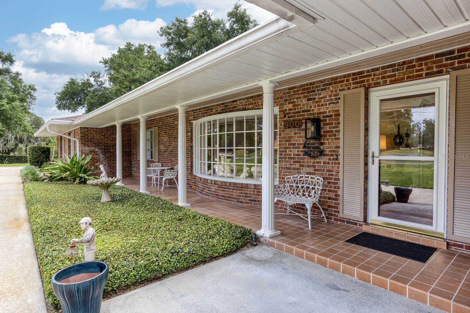 900 North Citrus Avenue, Howey In The Hills, FL 34737