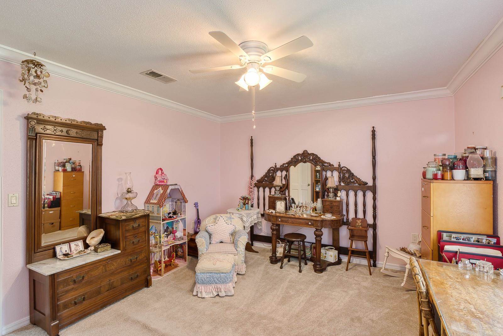 900 North Citrus Avenue, Howey In The Hills, FL 34737