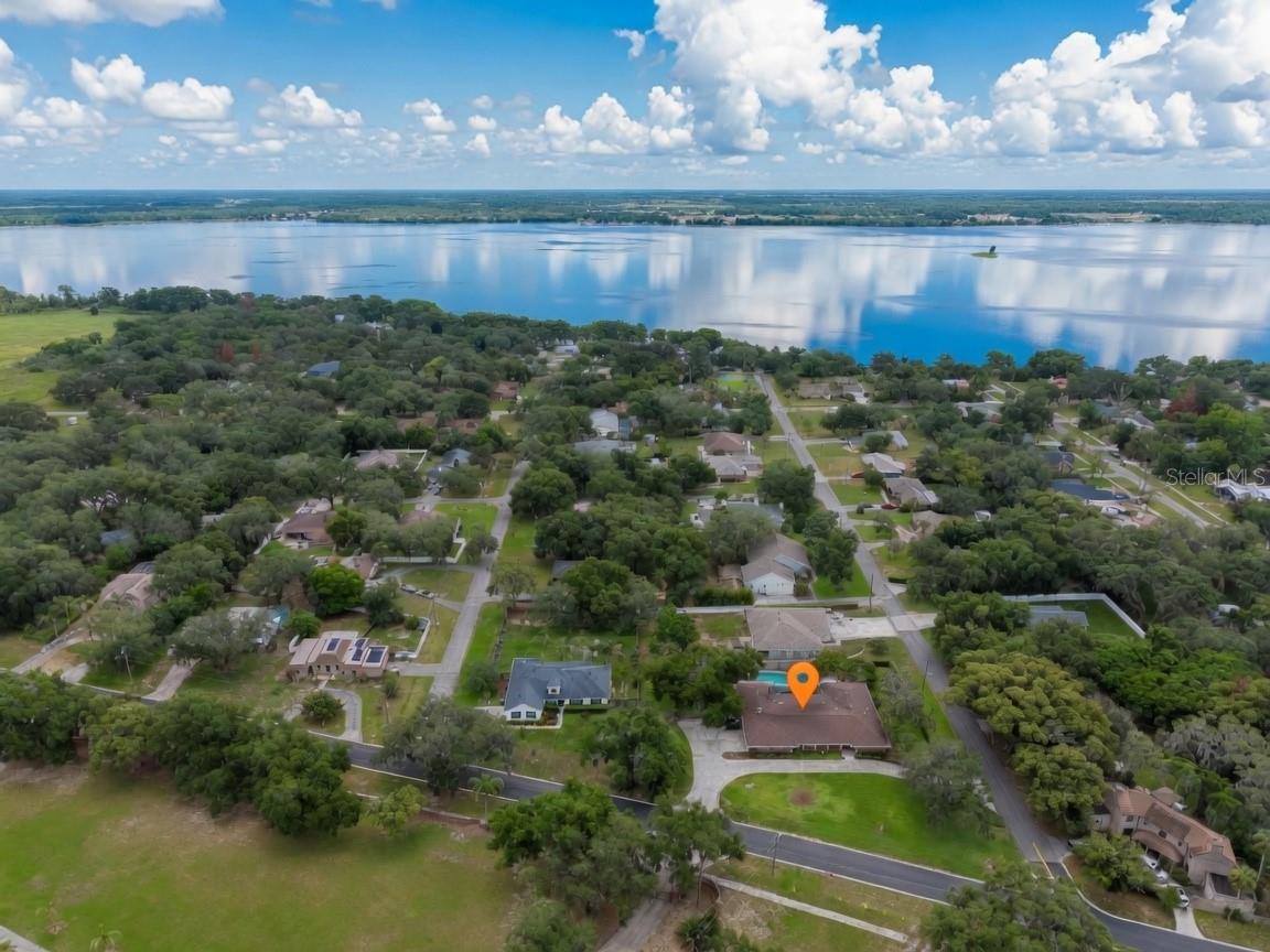 900 North Citrus Avenue, Howey In The Hills, FL 34737