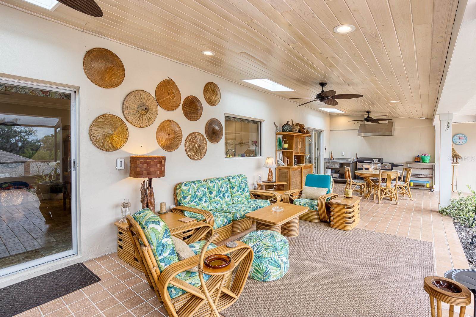 900 North Citrus Avenue, Howey In The Hills, FL 34737