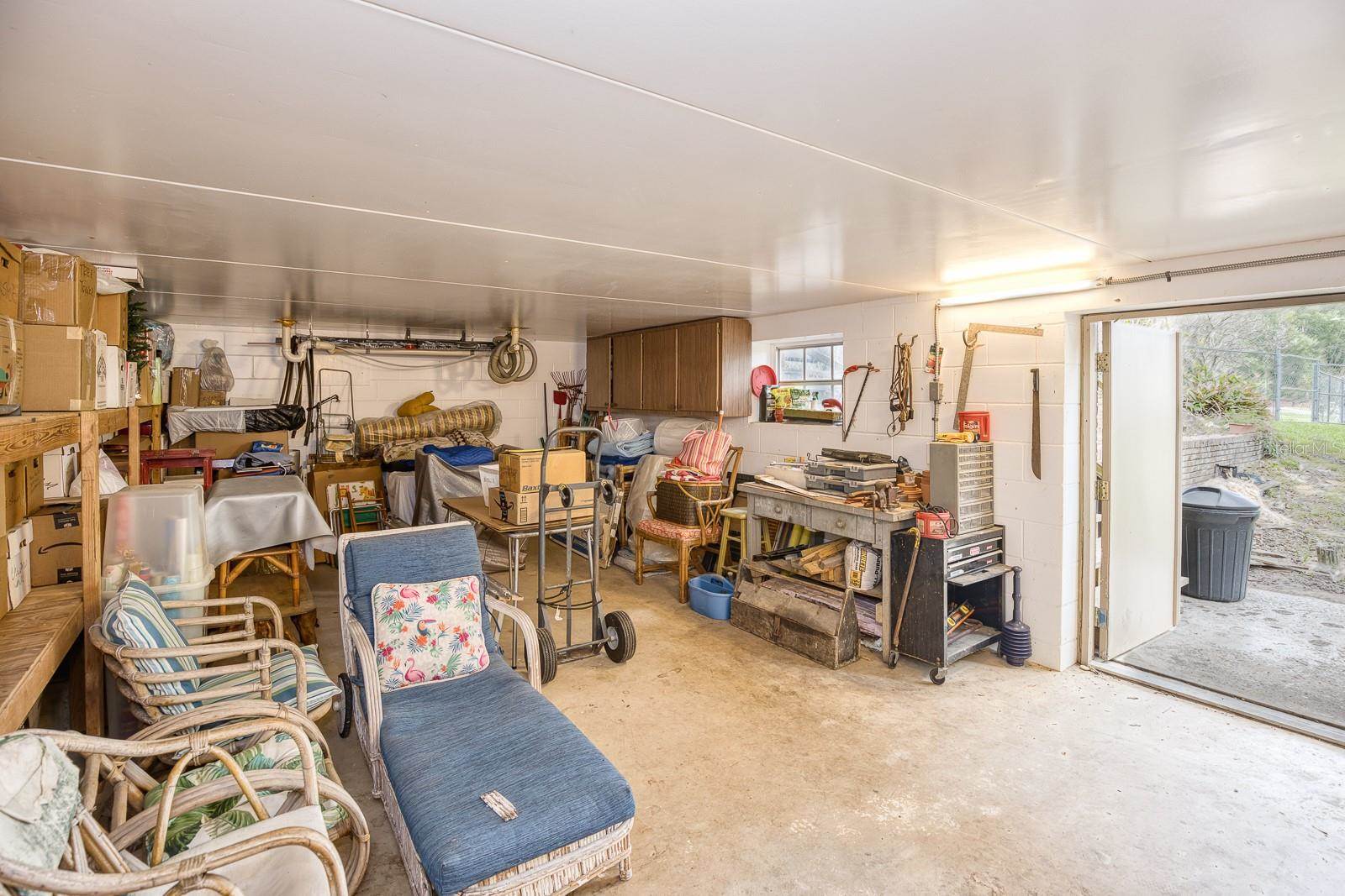 900 North Citrus Avenue, Howey In The Hills, FL 34737