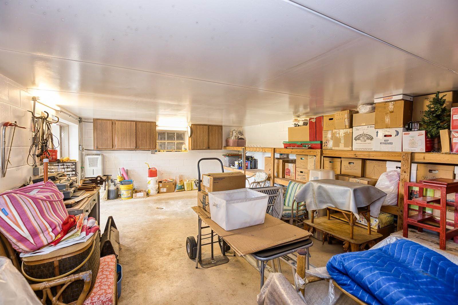 900 North Citrus Avenue, Howey In The Hills, FL 34737
