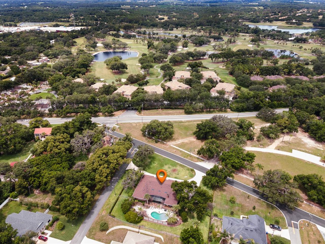 900 North Citrus Avenue, Howey In The Hills, FL 34737