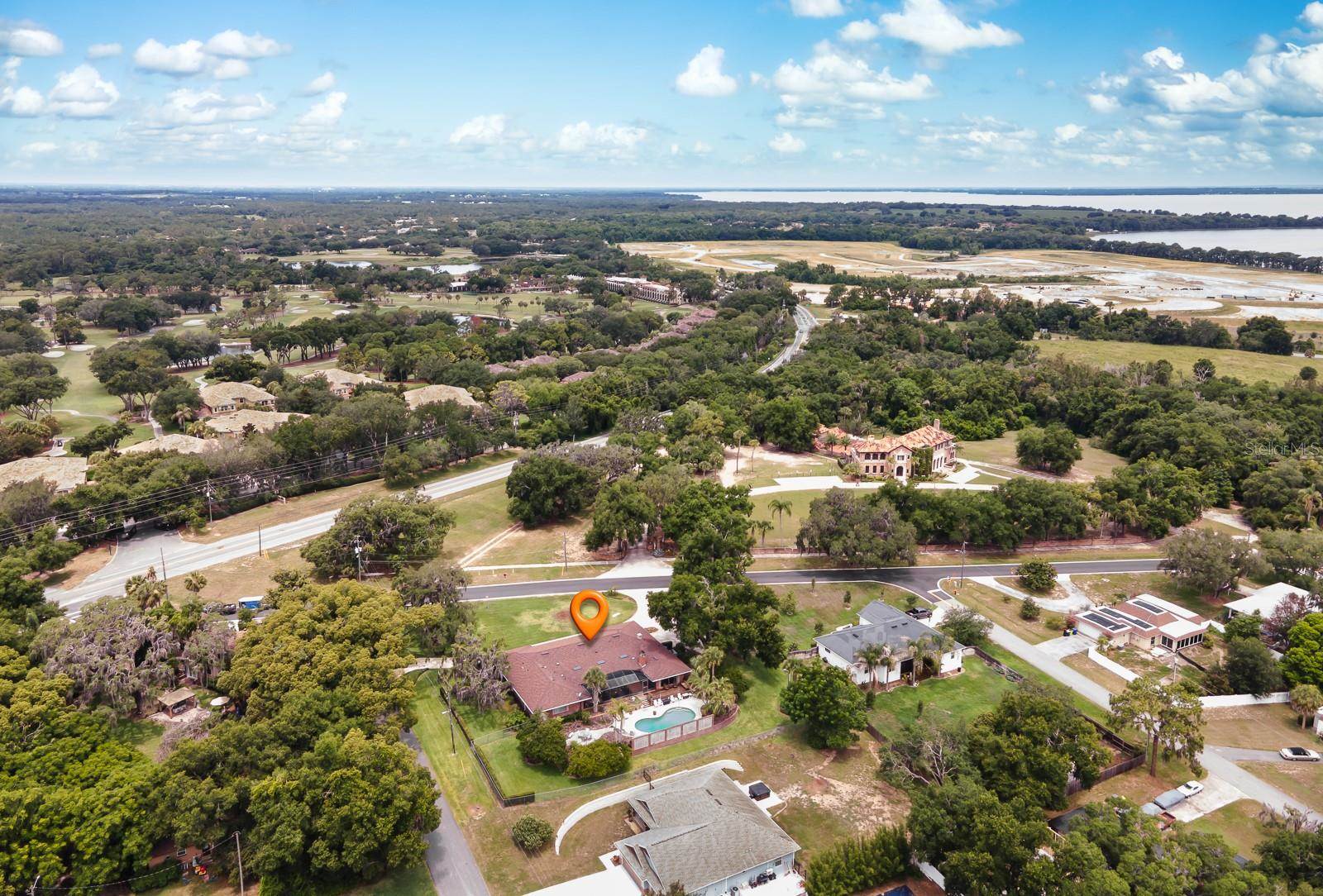 900 North Citrus Avenue, Howey In The Hills, FL 34737