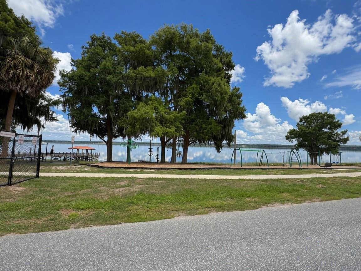 900 North Citrus Avenue, Howey In The Hills, FL 34737
