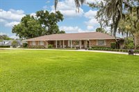 900 North Citrus Avenue, Howey In The Hills, FL 34737