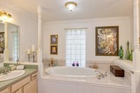 900 North Citrus Avenue, Howey In The Hills, FL 34737