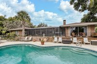 900 North Citrus Avenue, Howey In The Hills, FL 34737