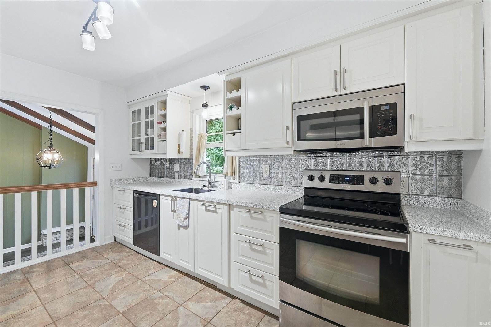 3005 W Moore Road, Muncie, IN 47304