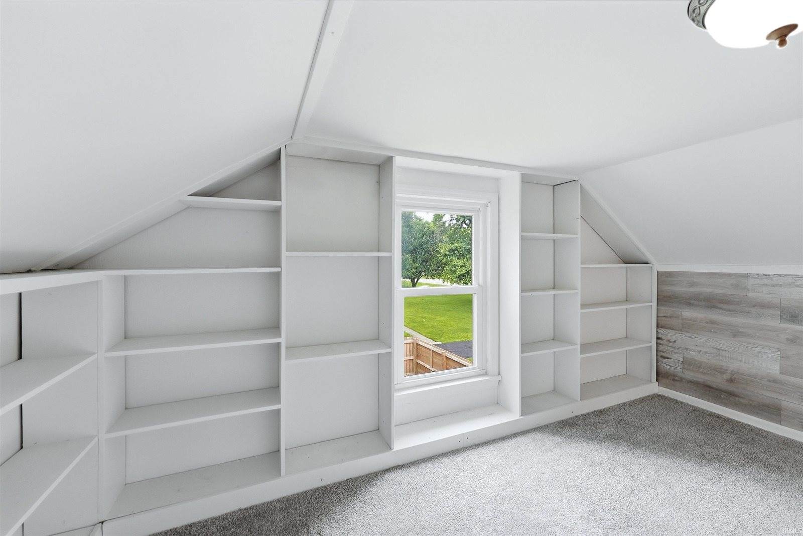 3005 W Moore Road, Muncie, IN 47304