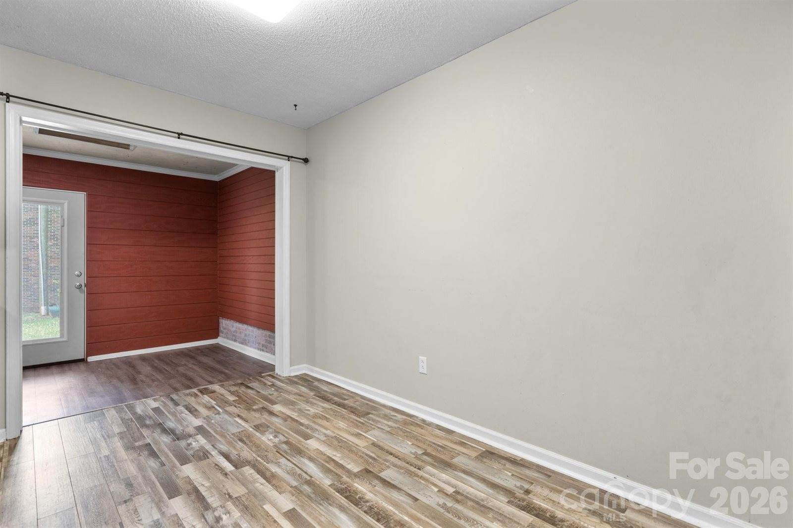 1330 5th Street NE, Hickory, NC 28601