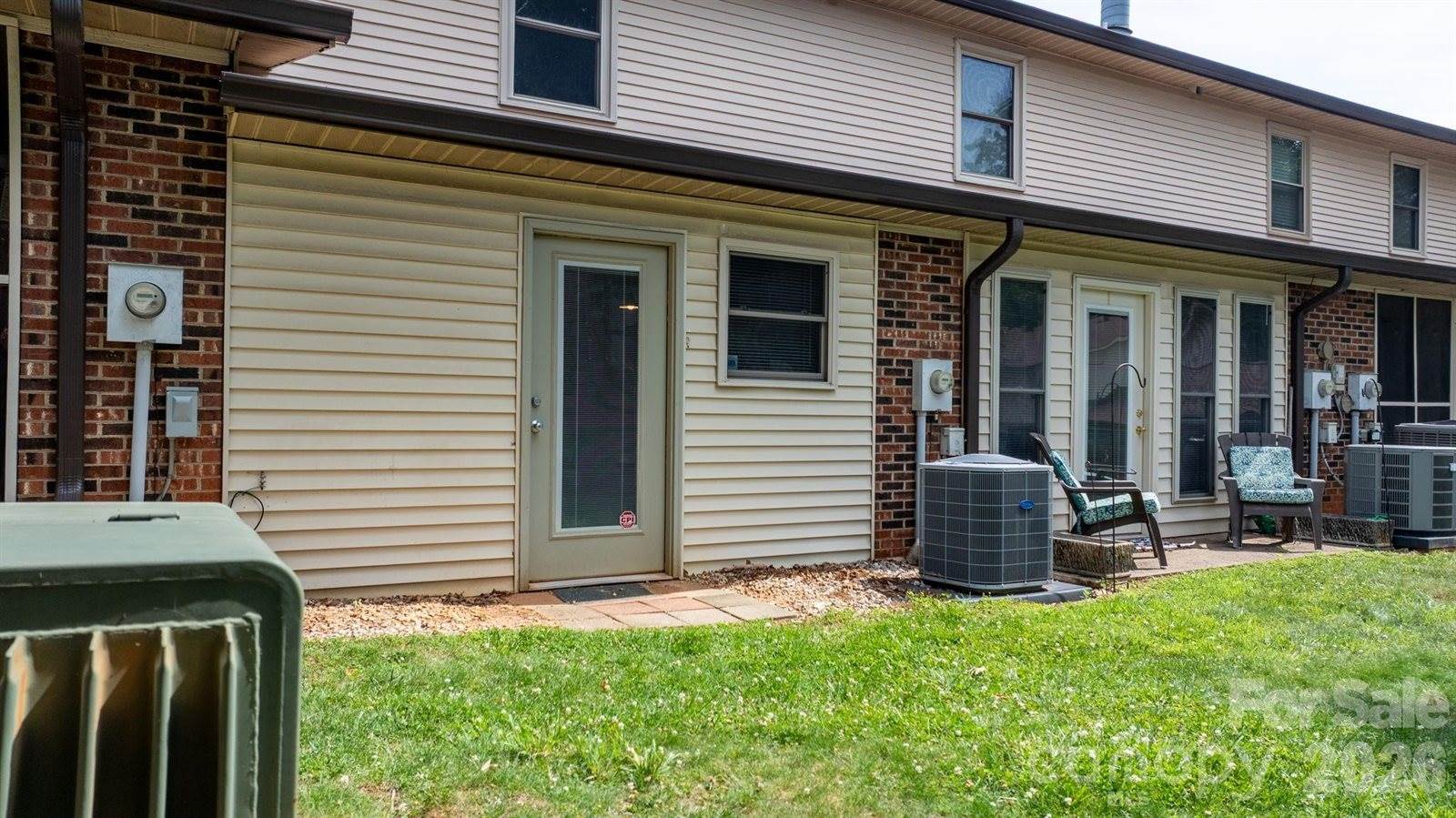 1330 5th Street NE, Hickory, NC 28601