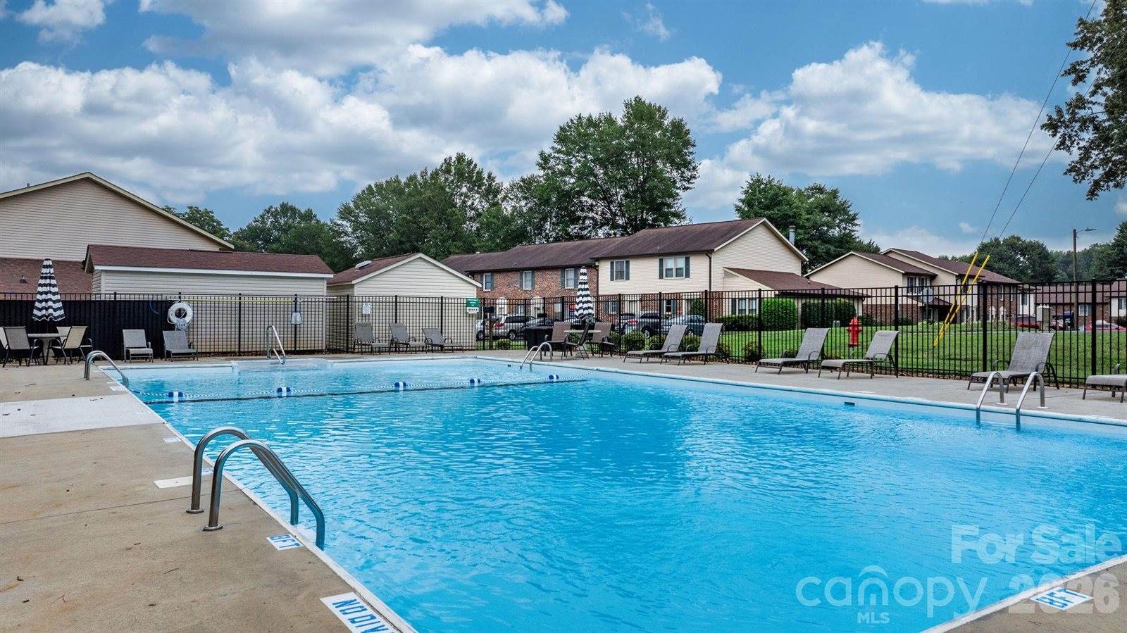 1330 5th Street NE, Hickory, NC 28601
