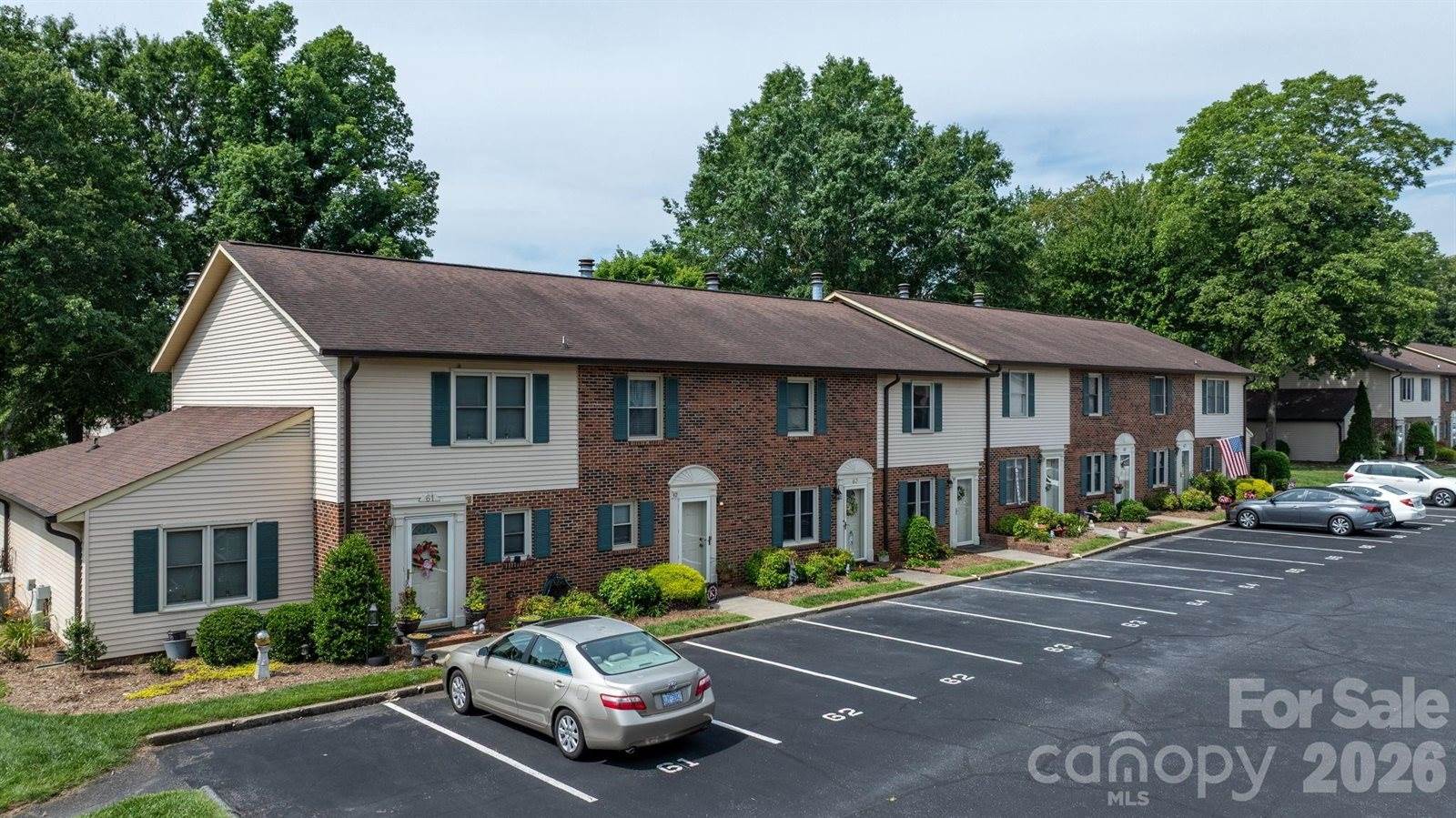 1330 5th Street NE, Hickory, NC 28601