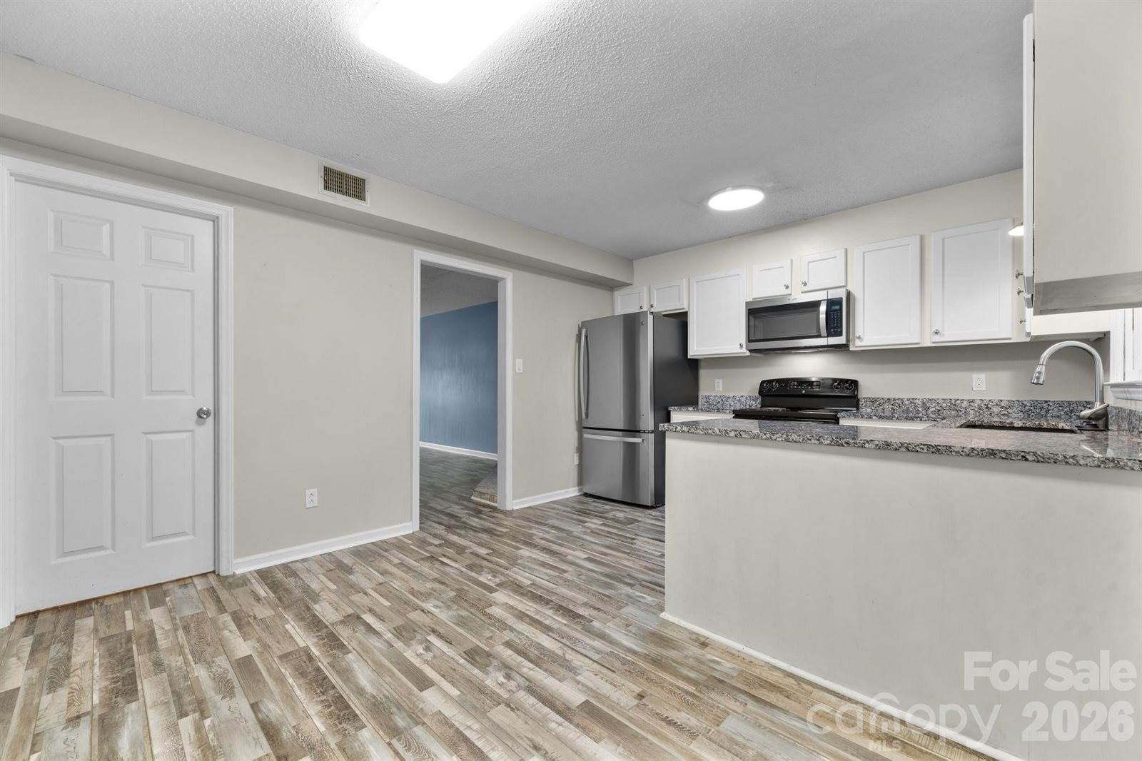 1330 5th Street NE, Hickory, NC 28601