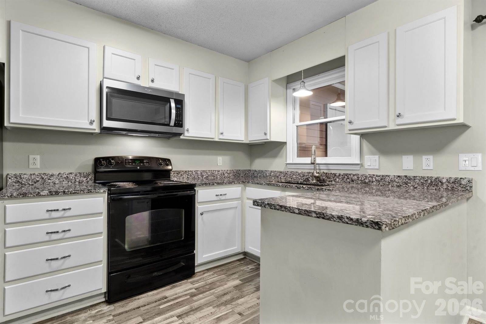 1330 5th Street NE, Hickory, NC 28601