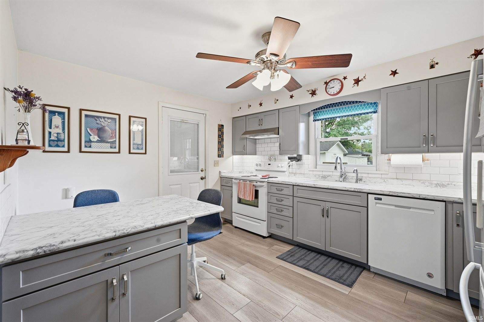 3914 N Lanewood Drive, Muncie, IN 47304