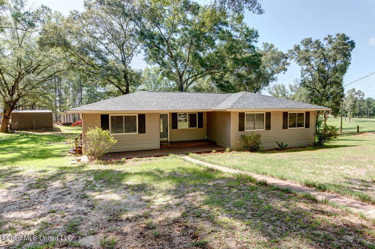 152 Mccastile Road, Carriere, MS 39426