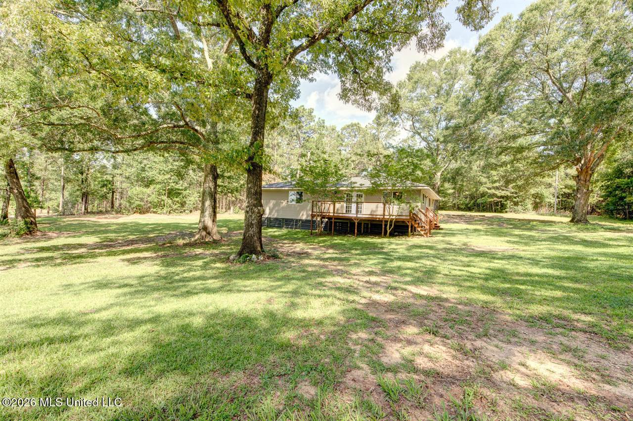 152 Mccastile Road, Carriere, MS 39426