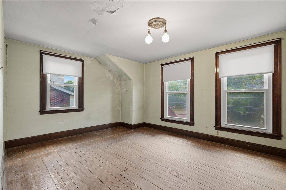 727 High St, Freeport Boro, PA 16229