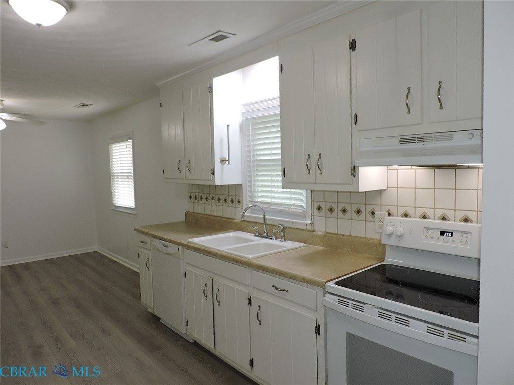6972 Linda Circle, Hayes, VA 23072