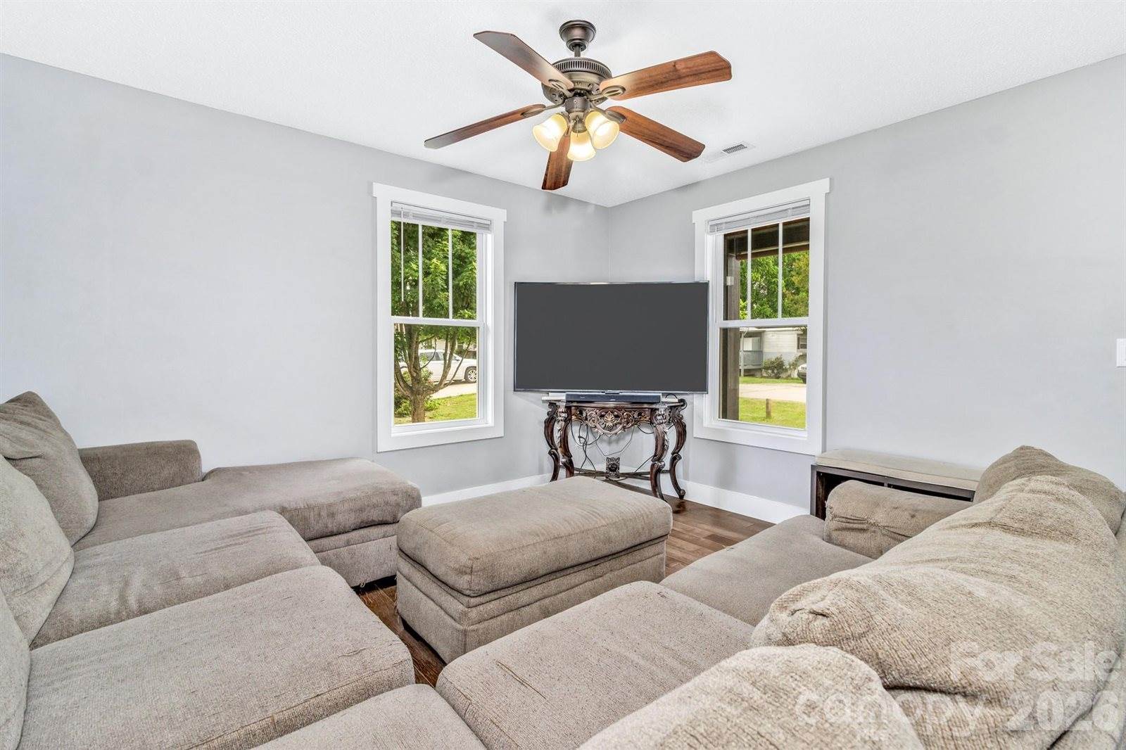 43 Pelzer Street, Asheville, NC 28804