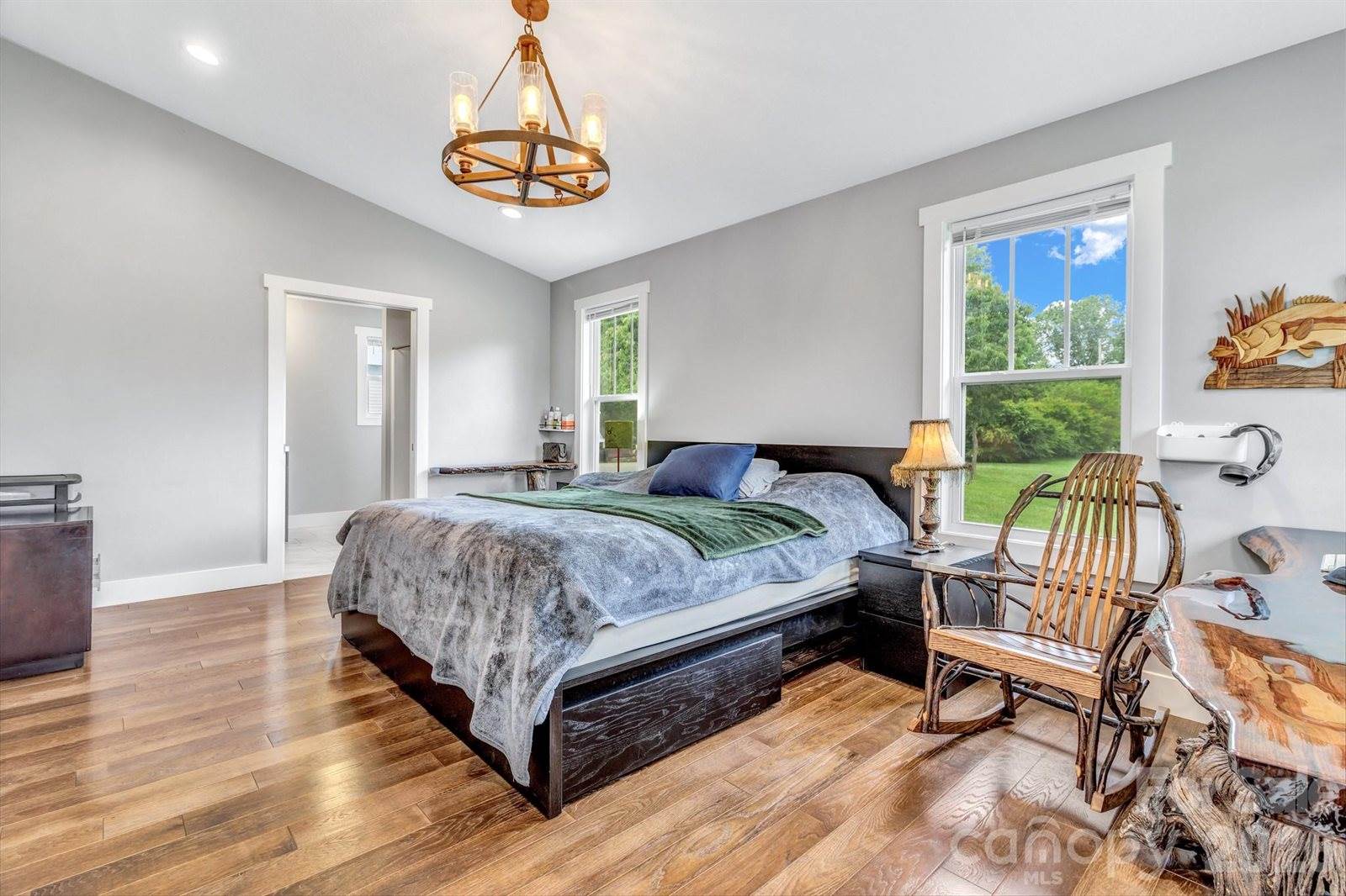 43 Pelzer Street, Asheville, NC 28804