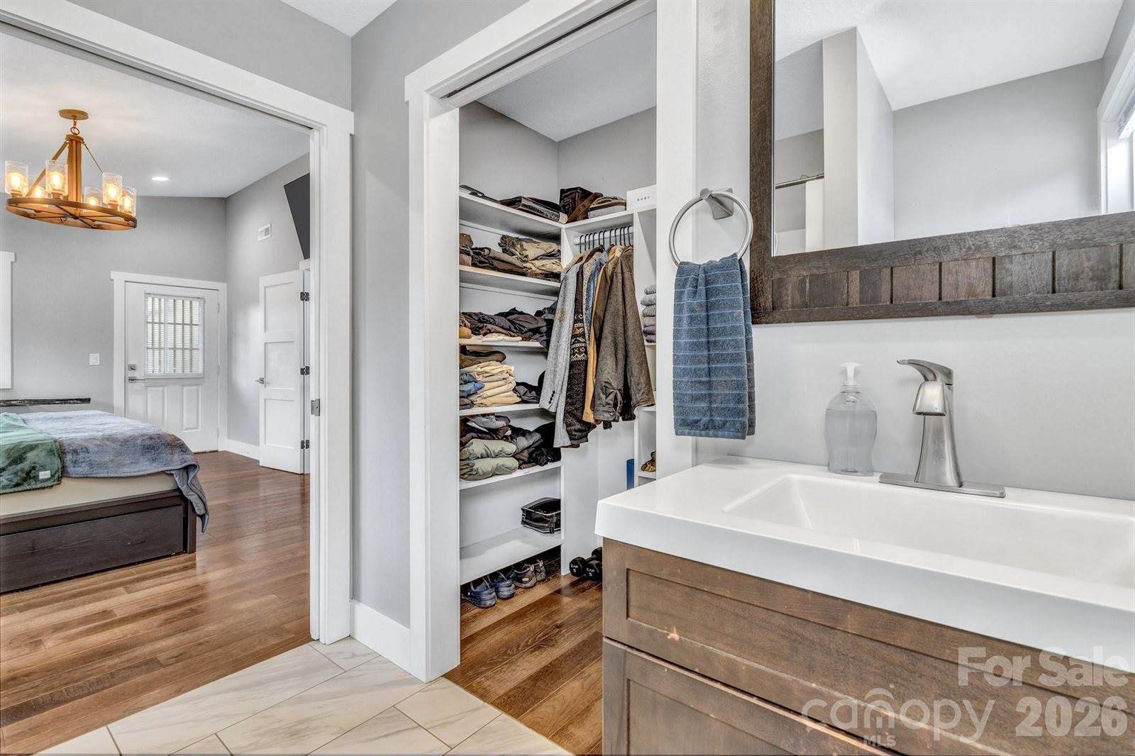 43 Pelzer Street, Asheville, NC 28804