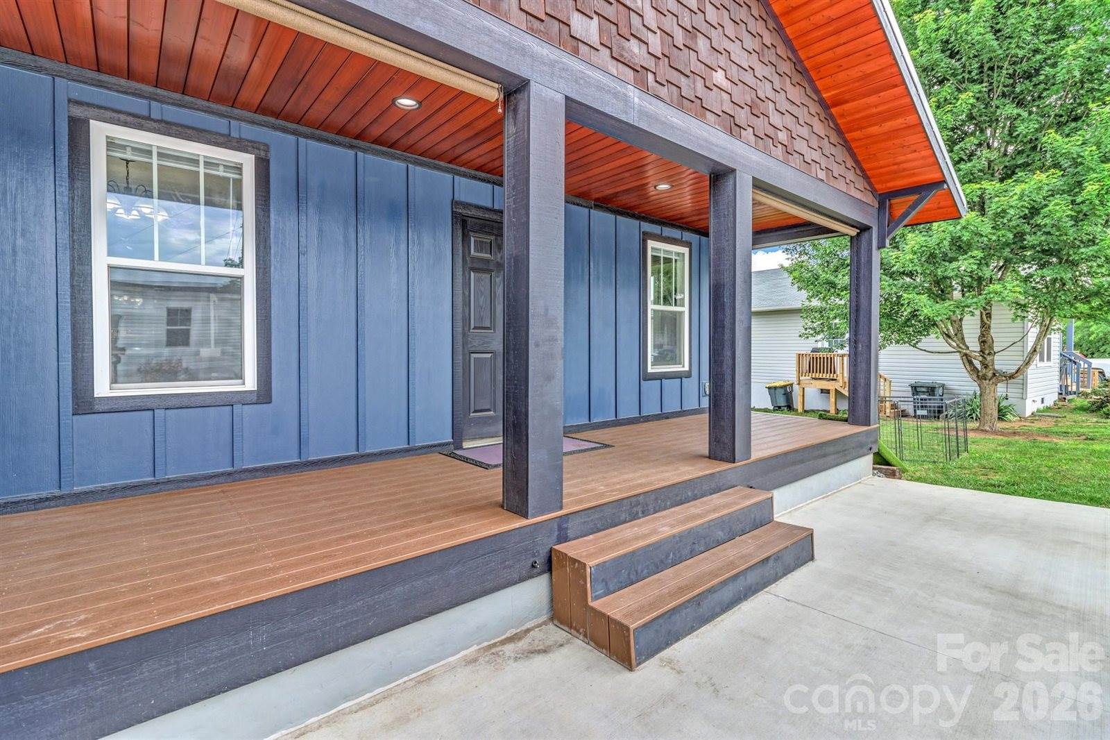 43 Pelzer Street, Asheville, NC 28804