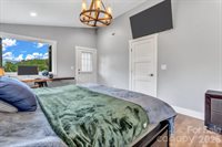 43 Pelzer Street, Asheville, NC 28804