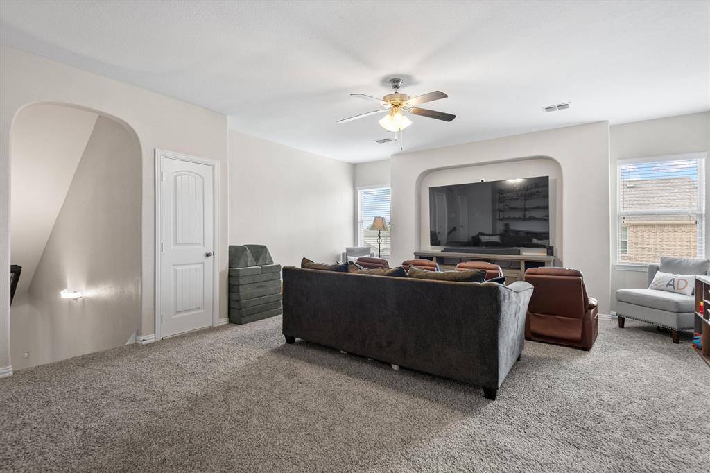 518 Dover Drive, Midlothian, TX 76065