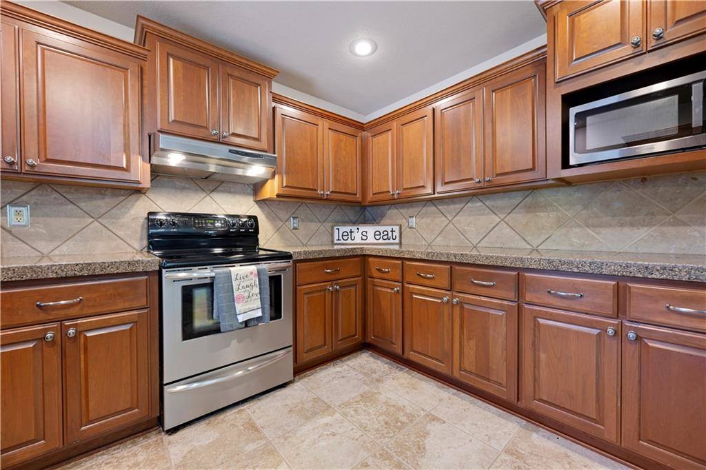 17713 157th Terrace, Basehor, KS 66012
