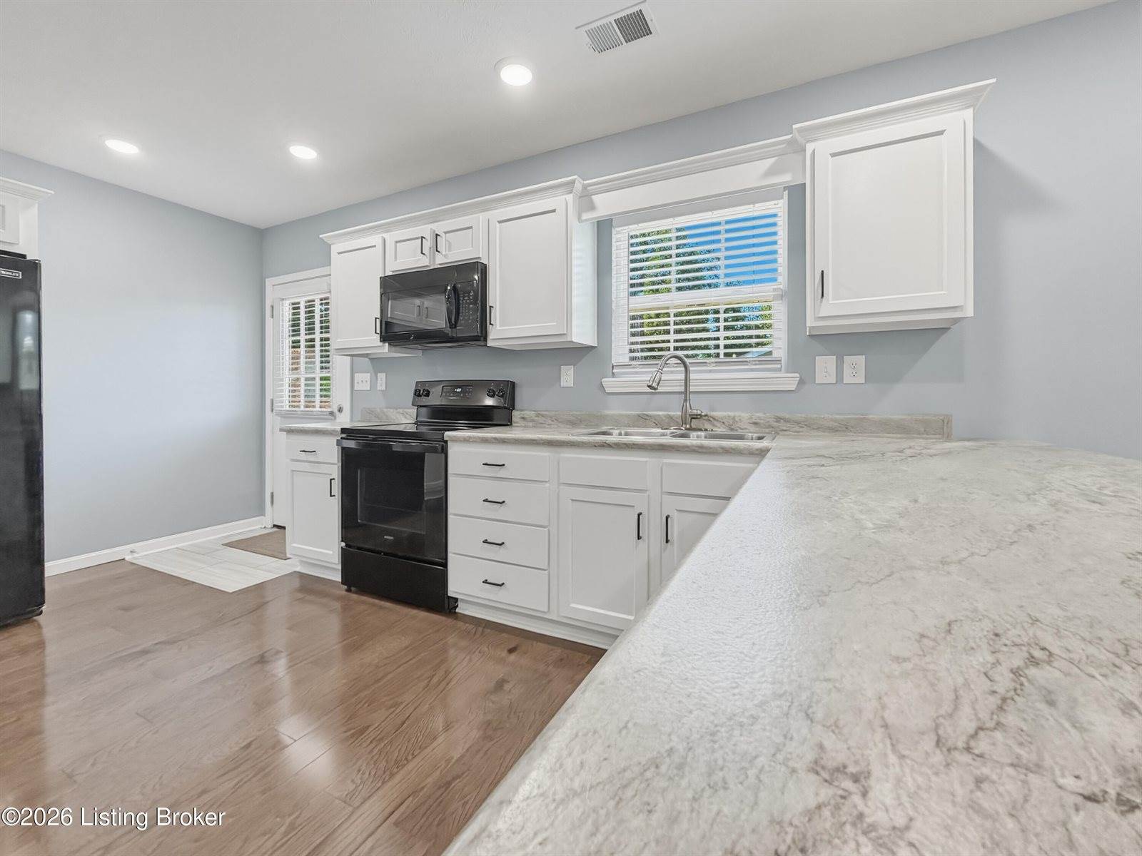 150 Michael Ln, Brandenburg, KY 40108