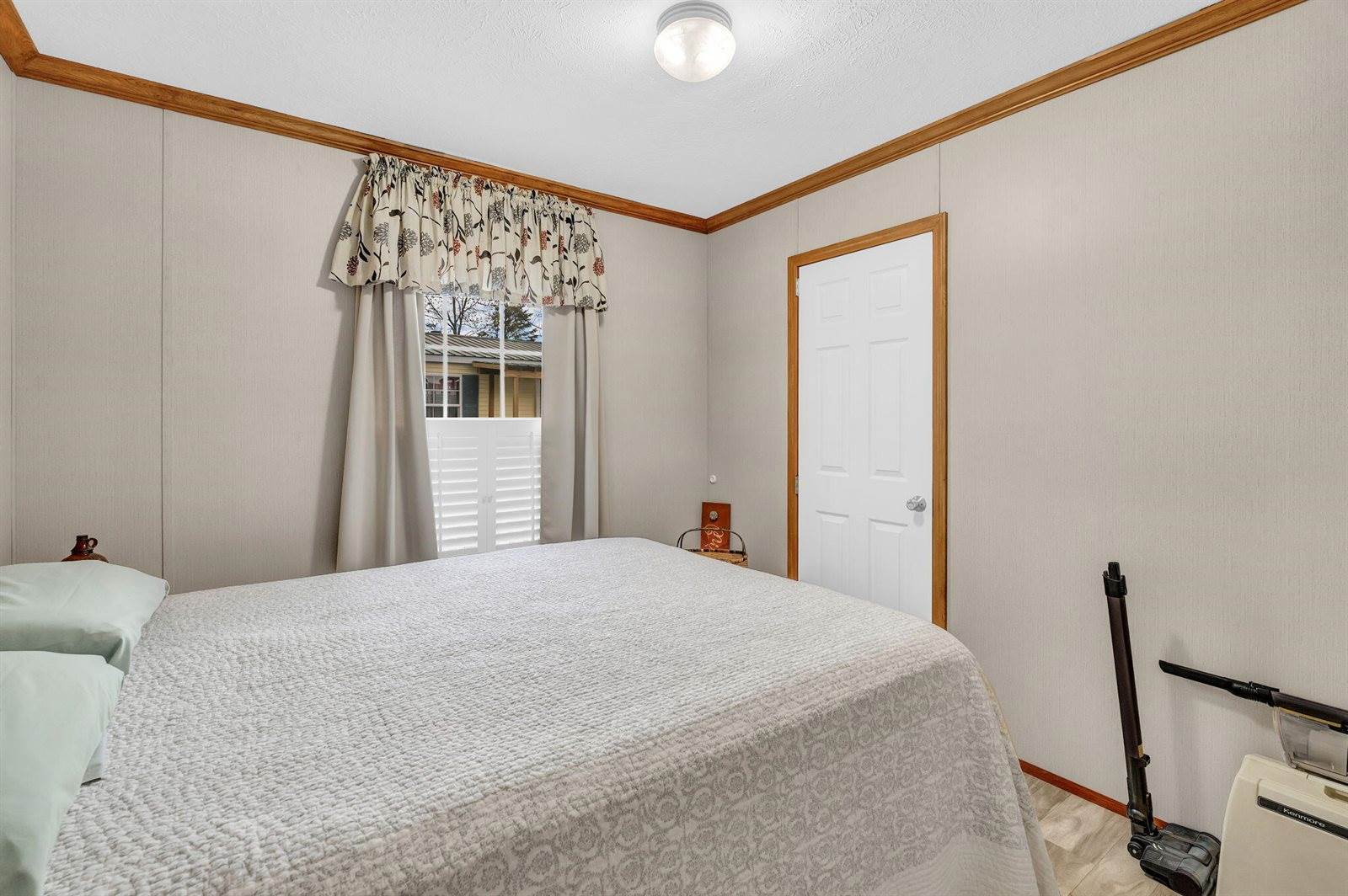 8 E Street, Bangor, ME 04401