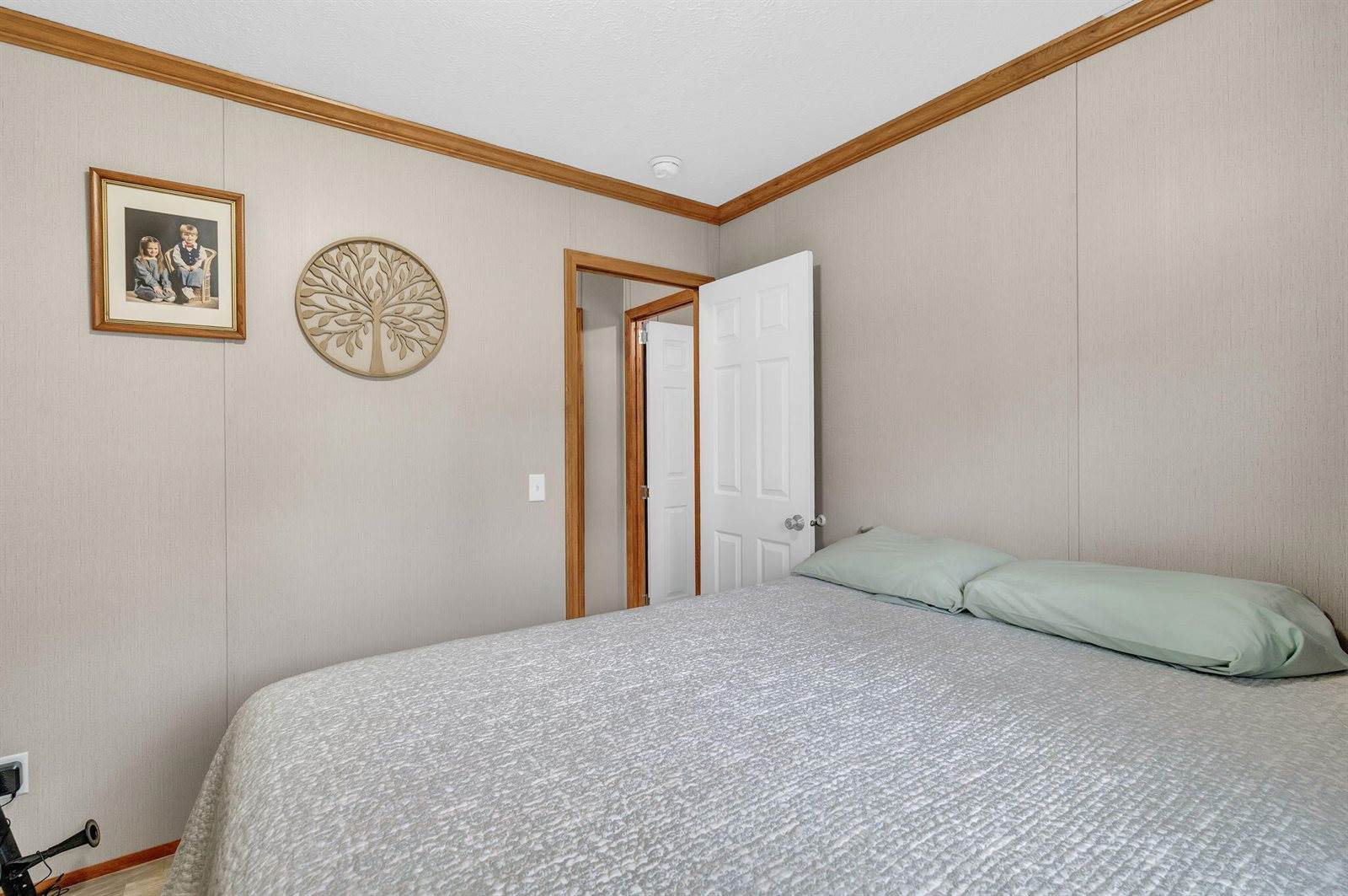 8 E Street, Bangor, ME 04401