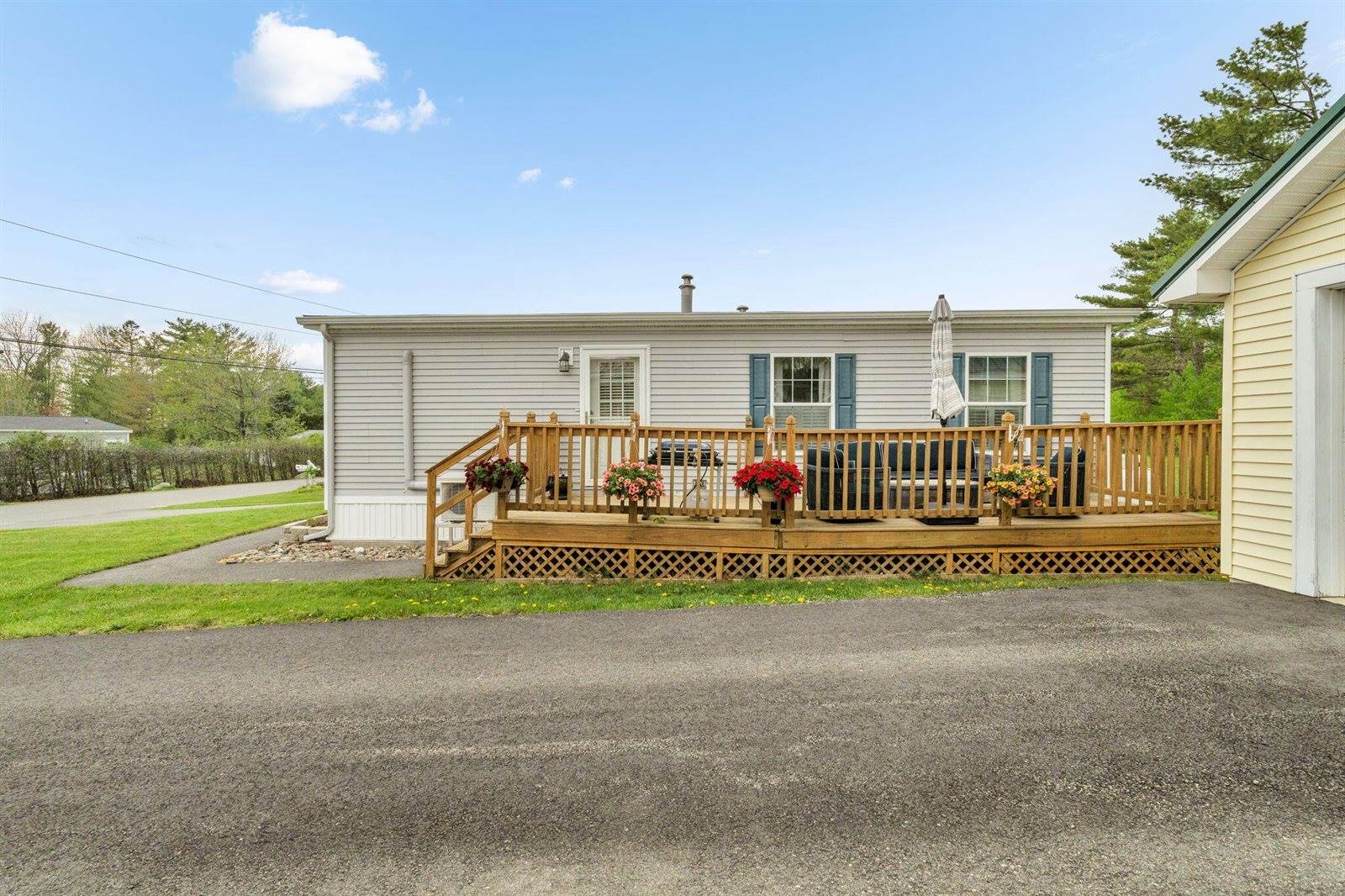 8 E Street, Bangor, ME 04401